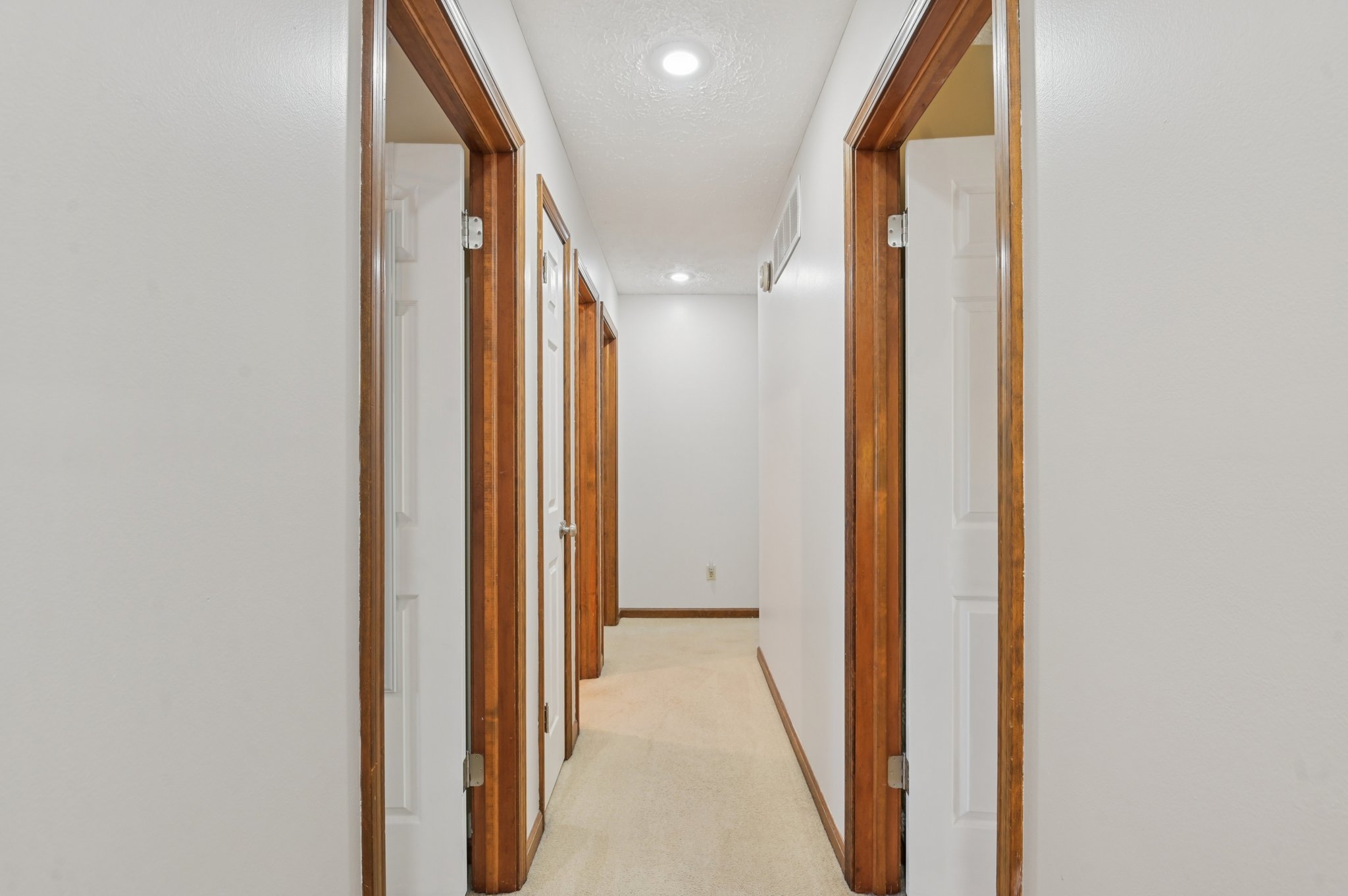Buttonwood Dr-S0110-031.jpg