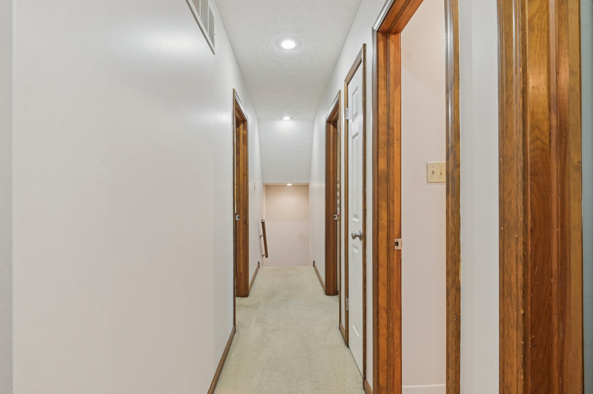 Buttonwood Dr-S0110-047.jpg