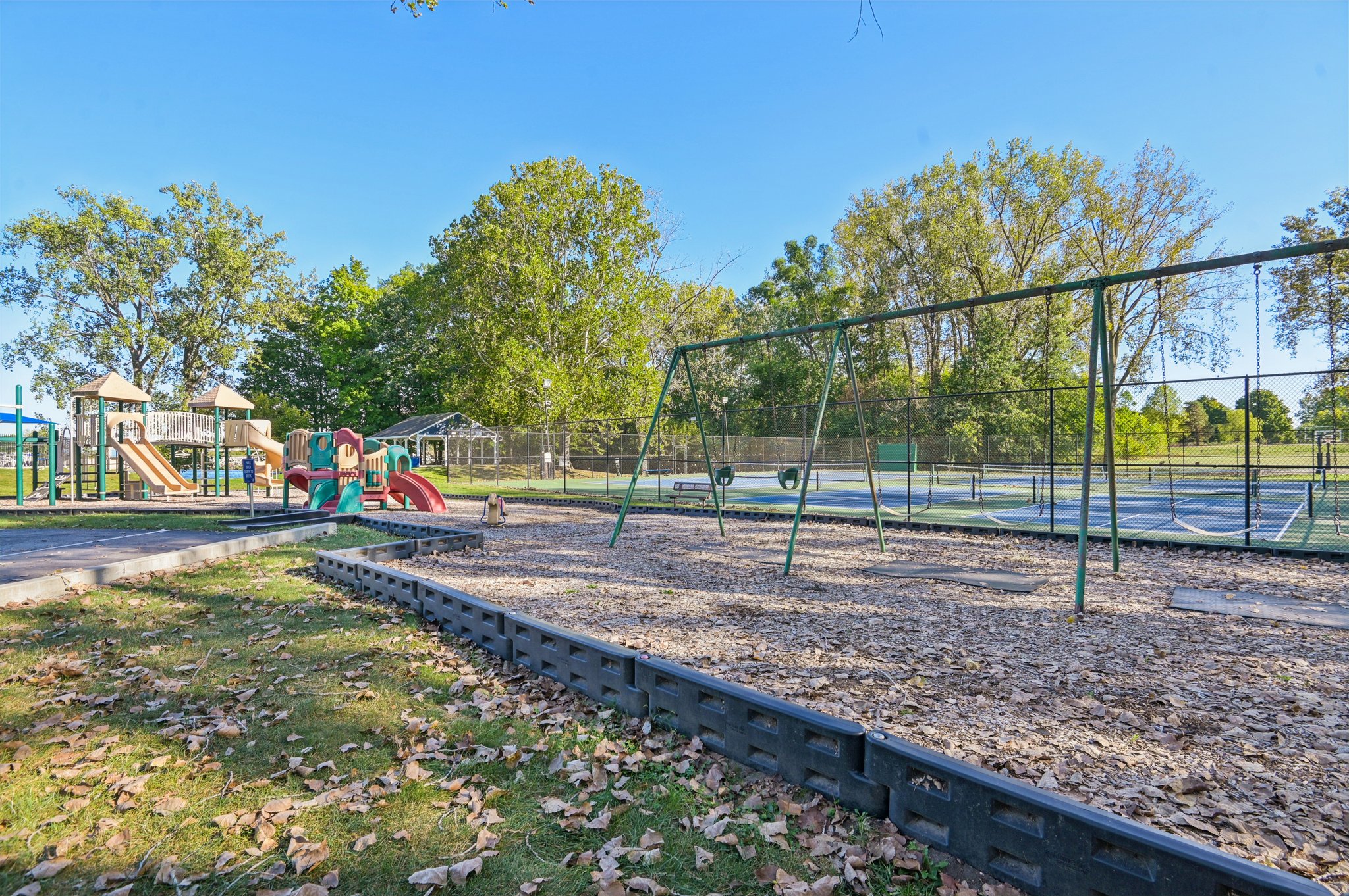 Buttonwood Dr-0110-915.jpg