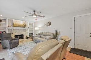 Buttonwood Dr-S0110-015.jpg