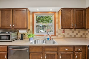 Buttonwood Dr-S0110-022.jpg