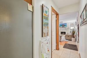 Buttonwood Dr-S0110-025.jpg
