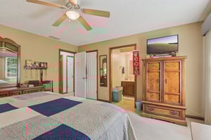 Buttonwood Dr-S0110-035.jpg