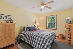 Buttonwood Dr-S0110-045.jpg