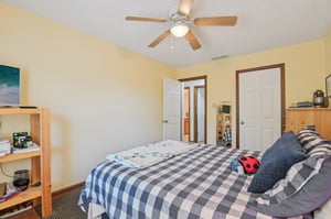 Buttonwood Dr-S0110-046.jpg