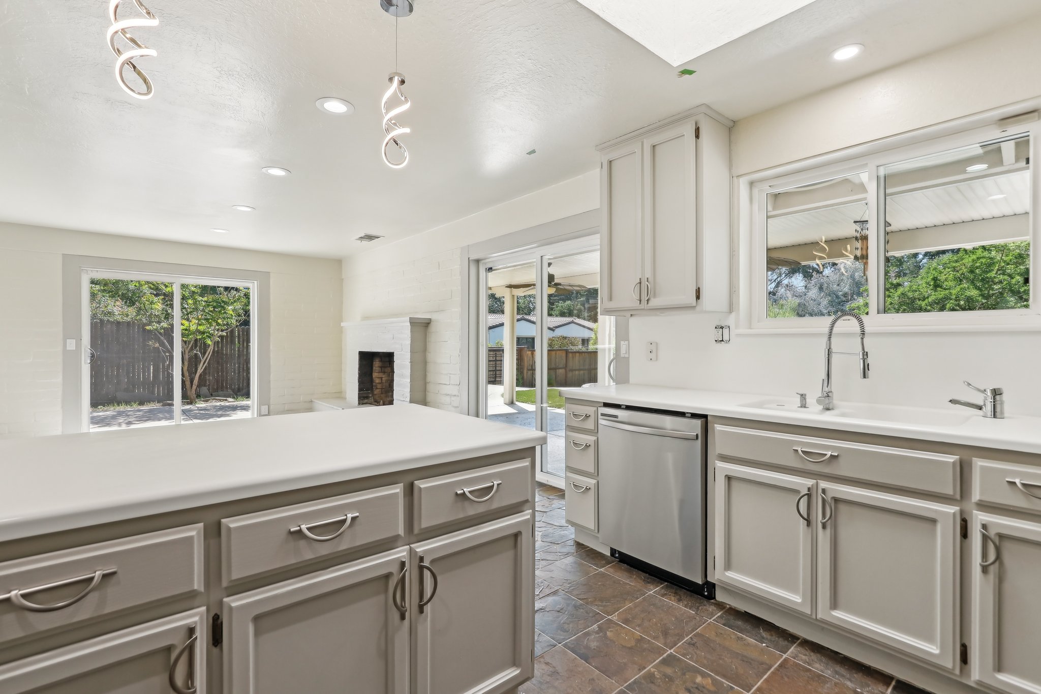 Sutter Ave-0105-014.jpg
