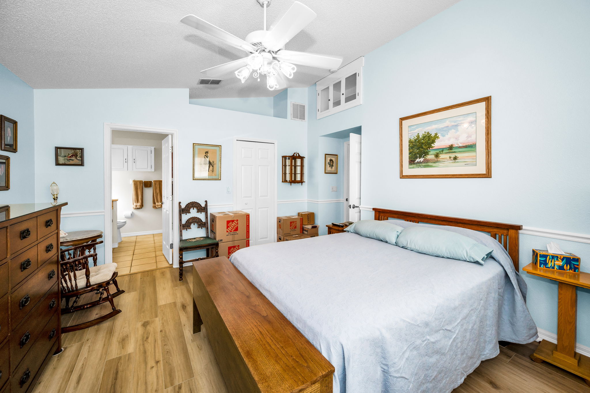 Primary Bedroom1b
