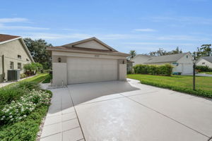 Front Exterior4