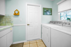 Laundry Room1a