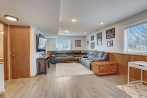 175th St W-032