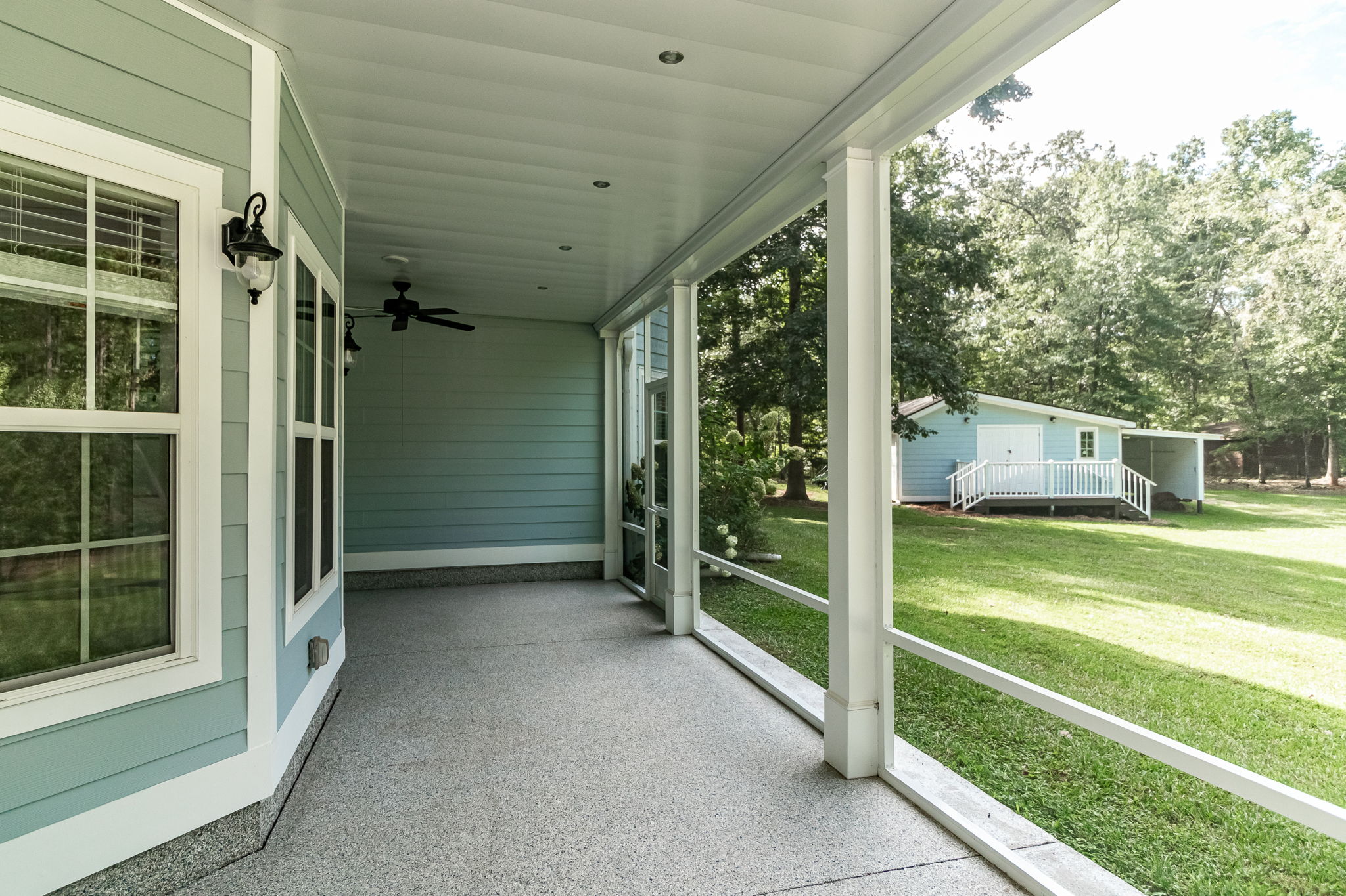 Screened-in Porch