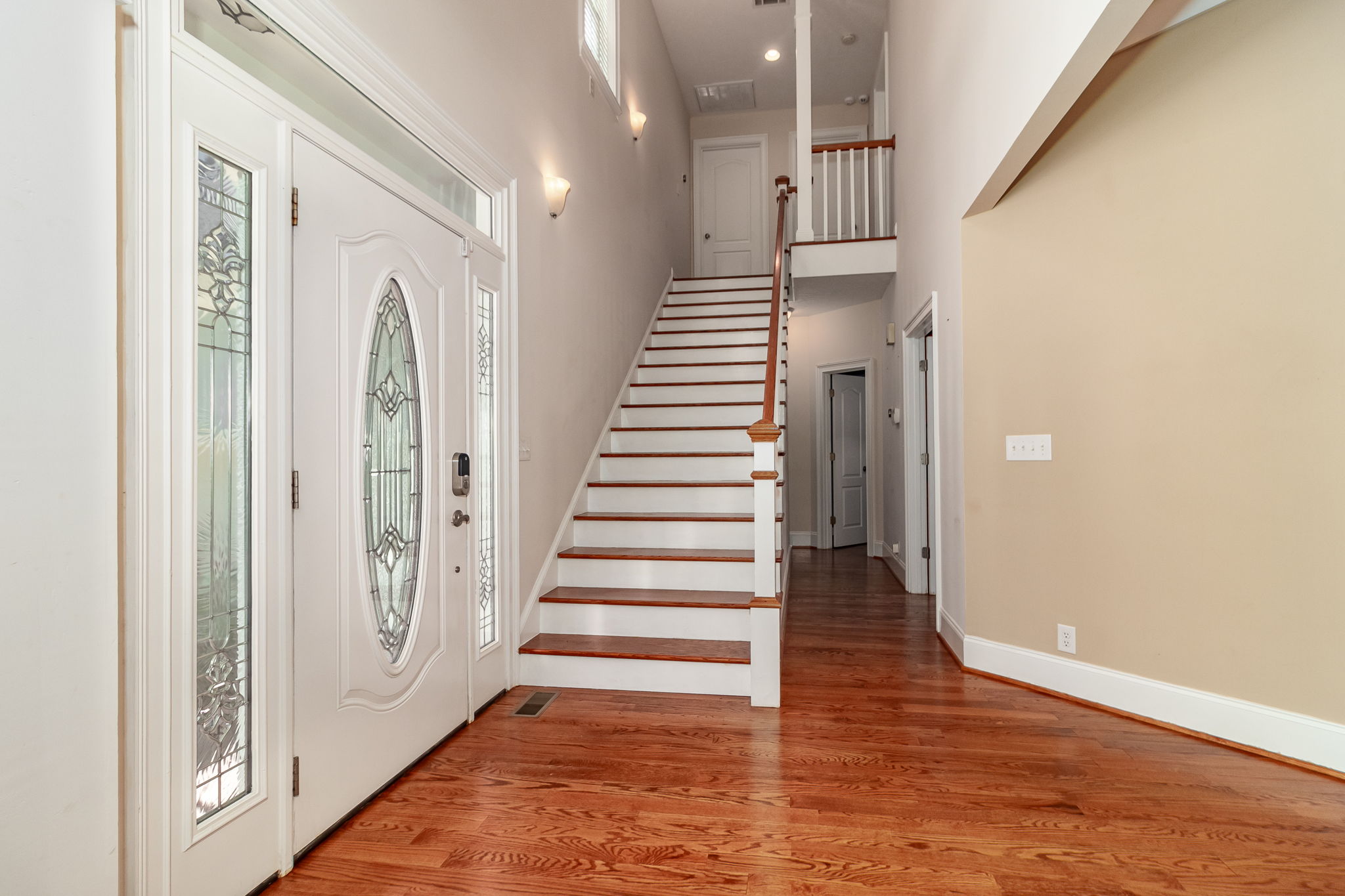 Entryway/Staircase
