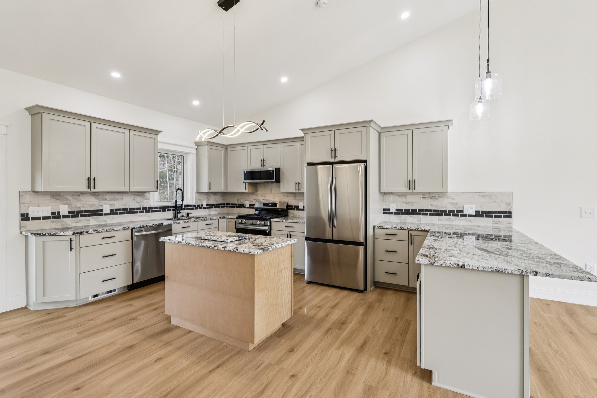 N Ridge Rd-S0503-014.jpg