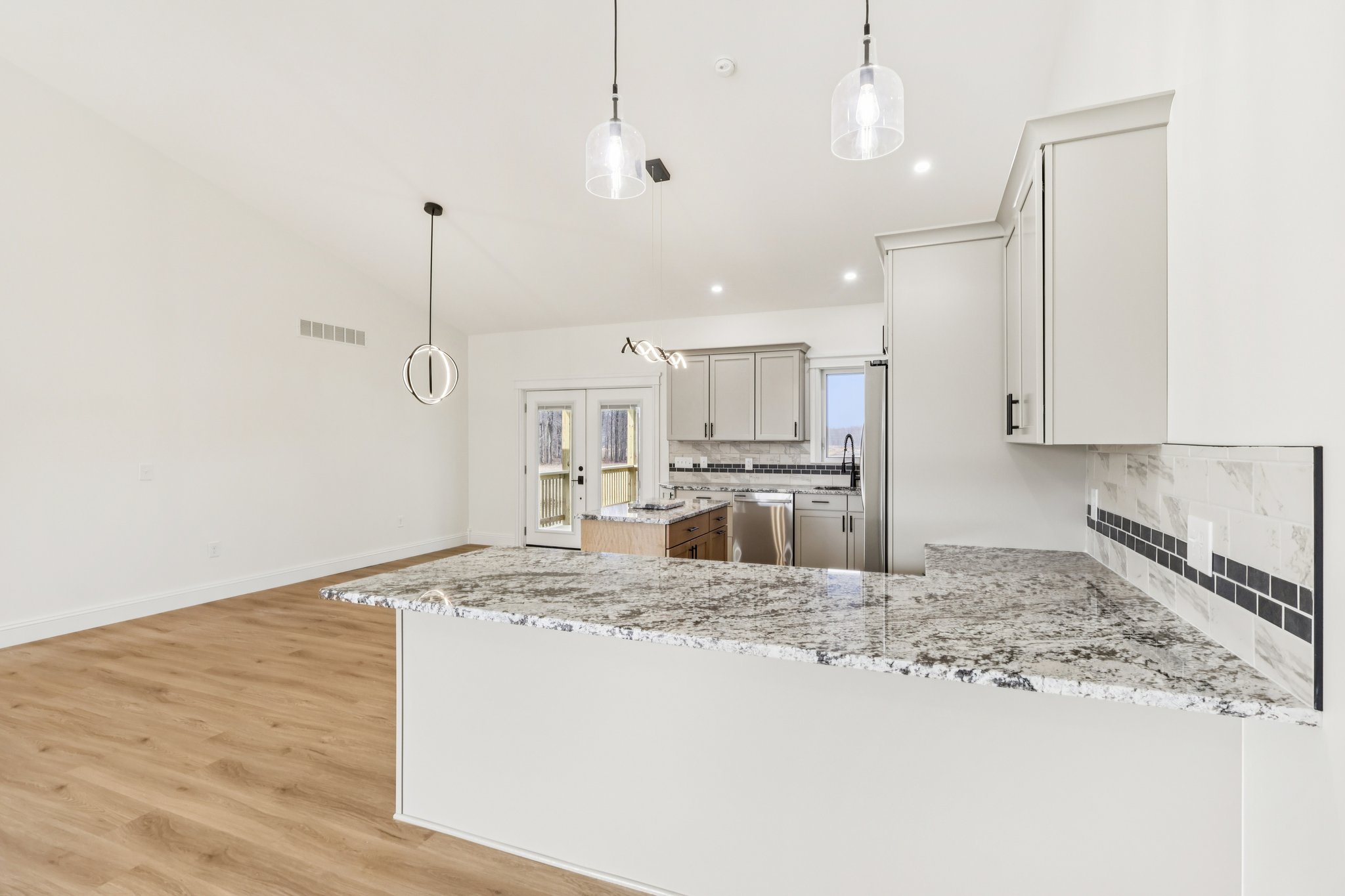 N Ridge Rd-S0503-016.jpg