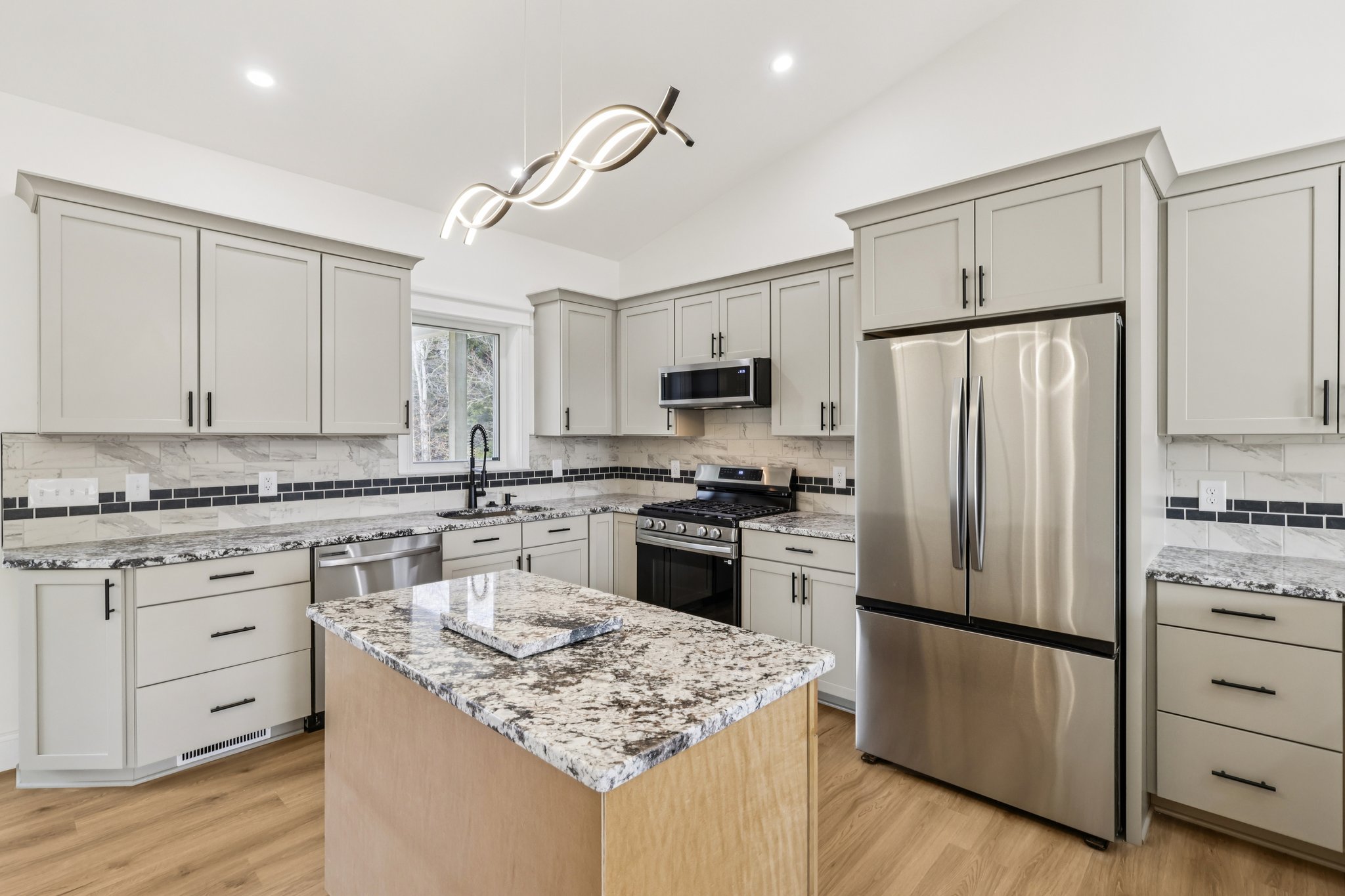 N Ridge Rd-S0503-017.jpg