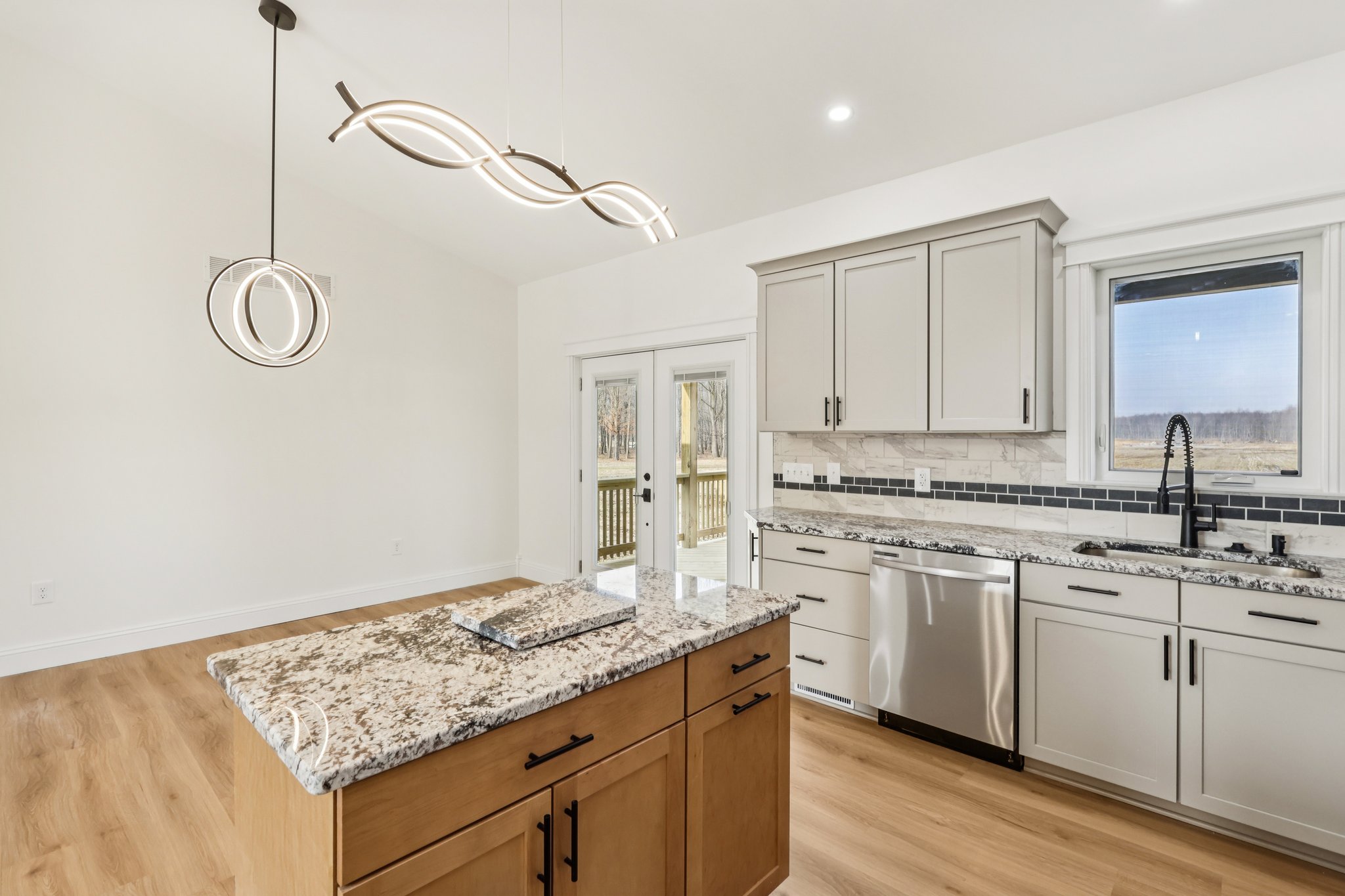 N Ridge Rd-S0503-018.jpg