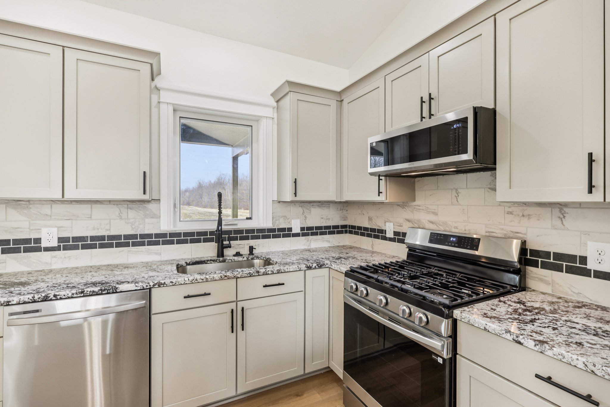 N Ridge Rd-S0503-019.jpg