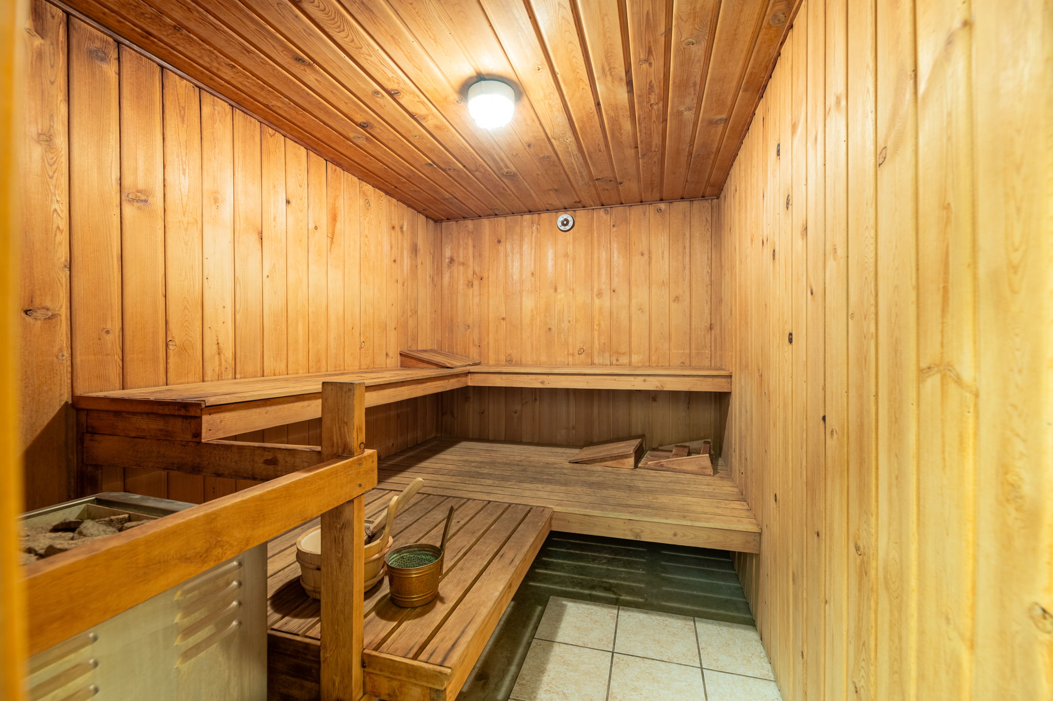  Photo 48