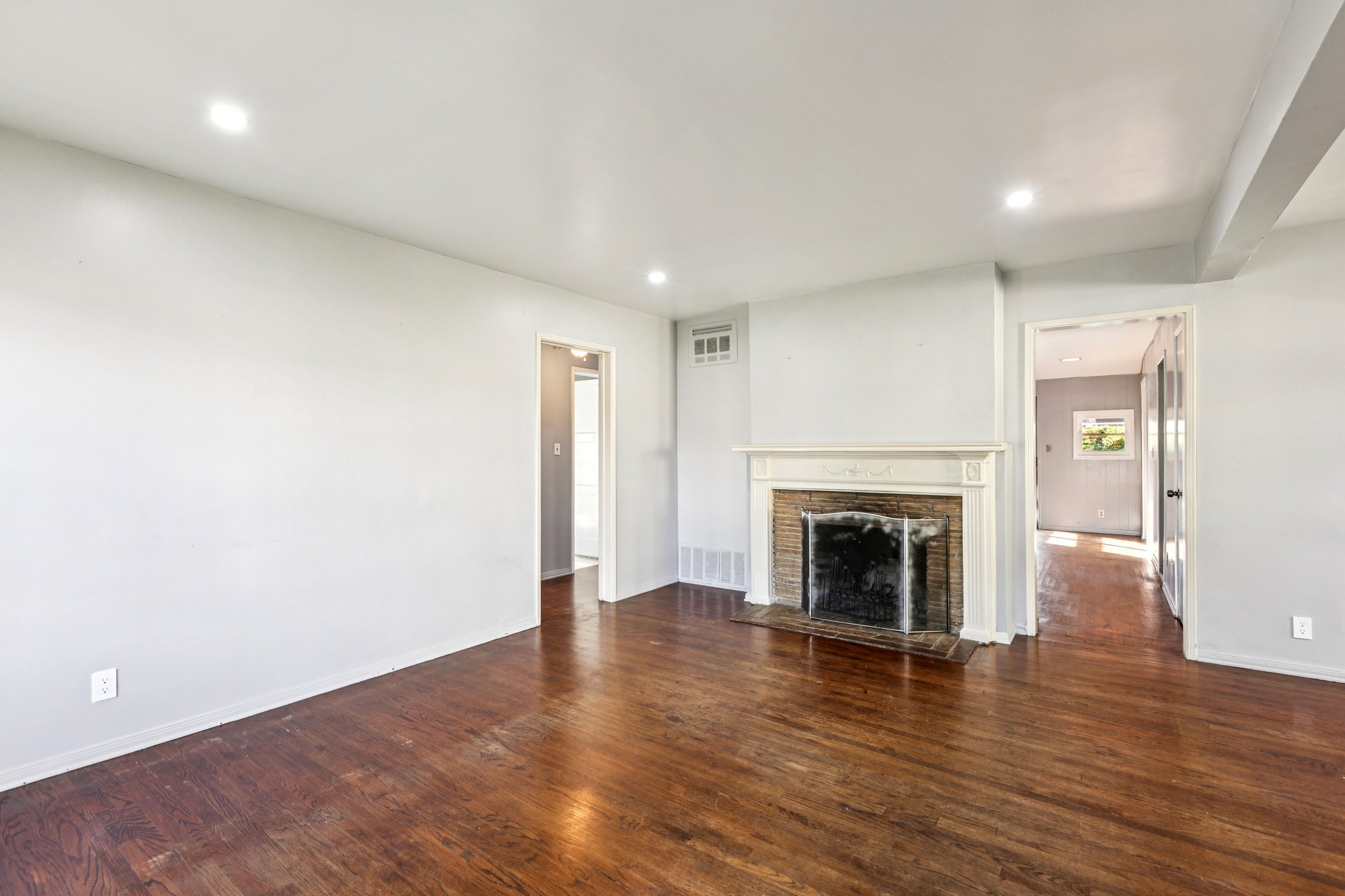 Blucher Ave-S1912-010.jpg