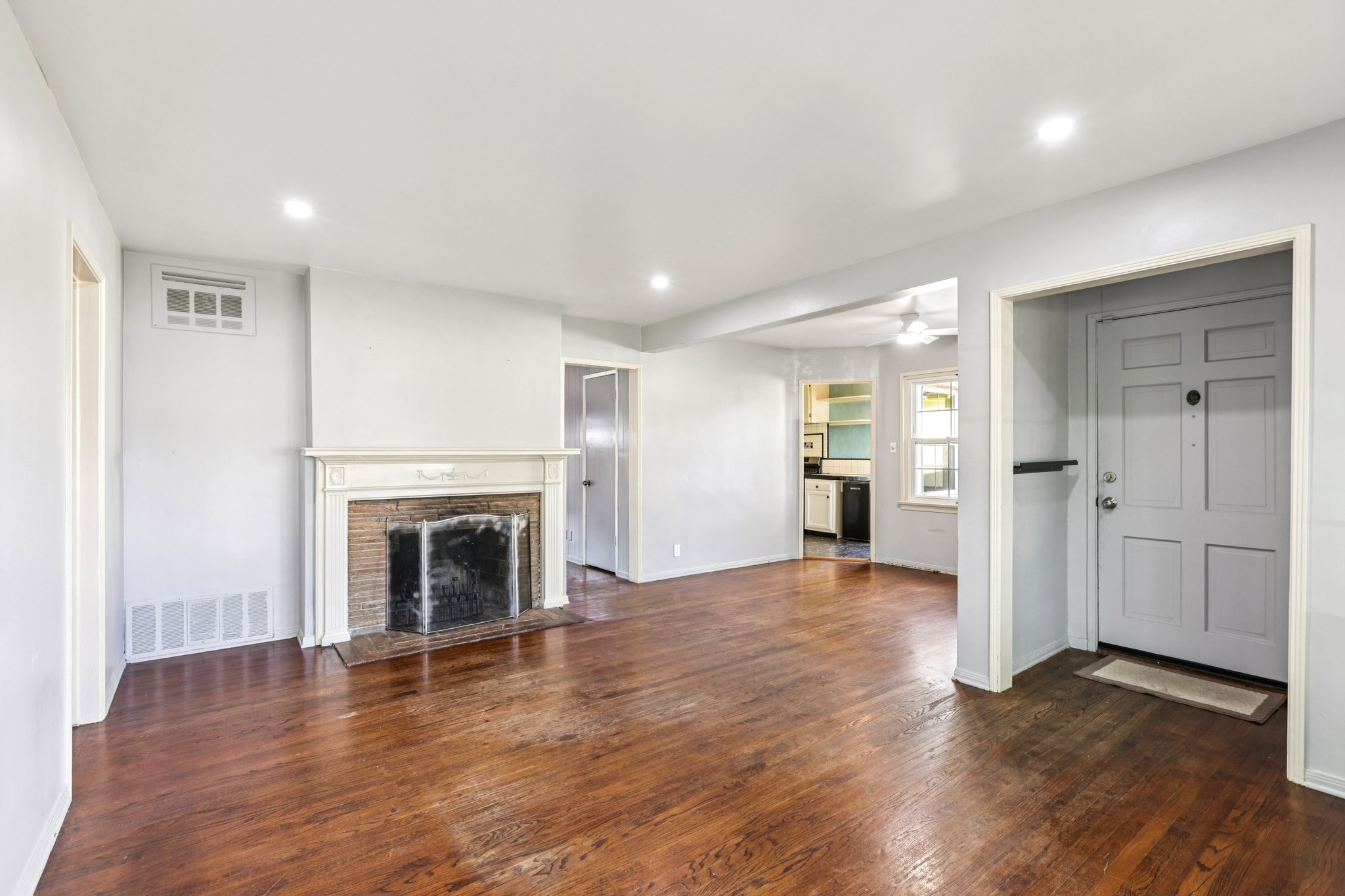 Blucher Ave-S1912-011.jpg