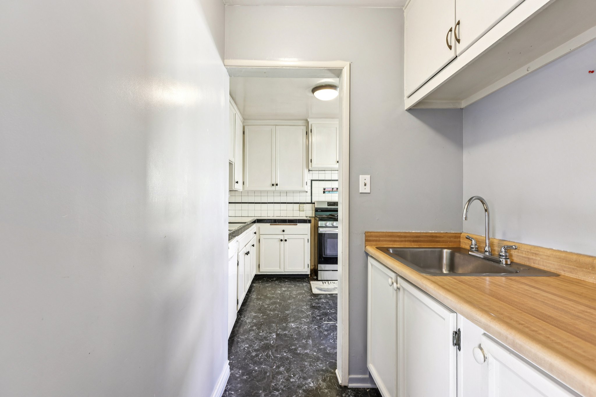 Blucher Ave-S1912-019.jpg