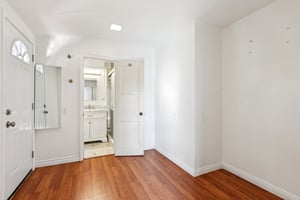 Blucher Ave-S1912-033.jpg