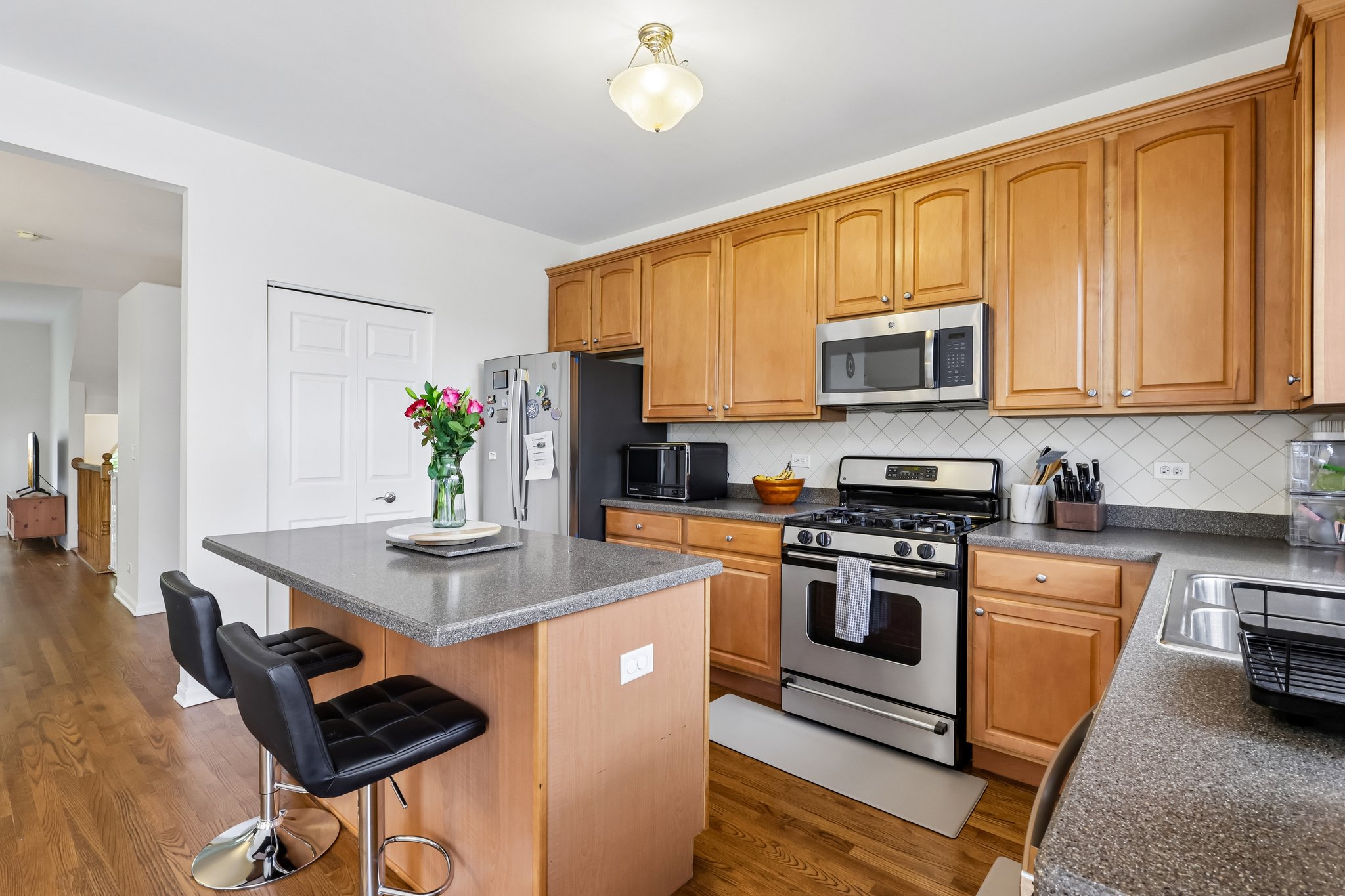 Astor Ln-S1806-010.jpg