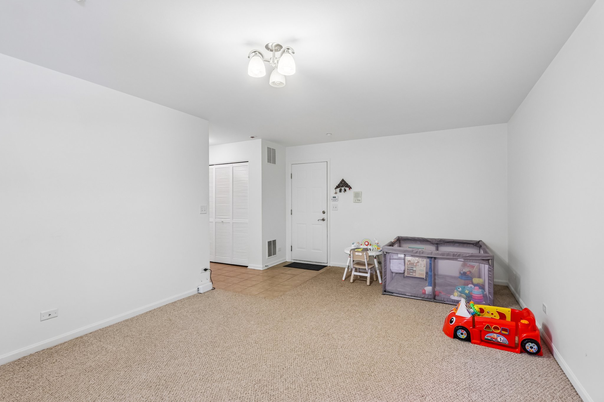 Astor Ln-S1806-014.jpg