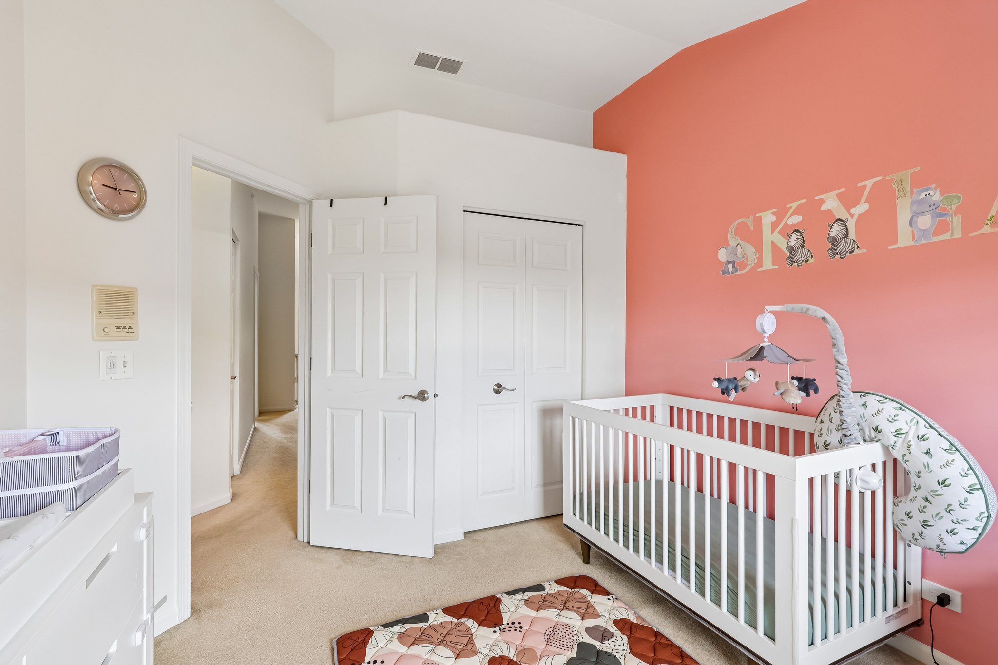 Astor Ln-S1806-021.jpg