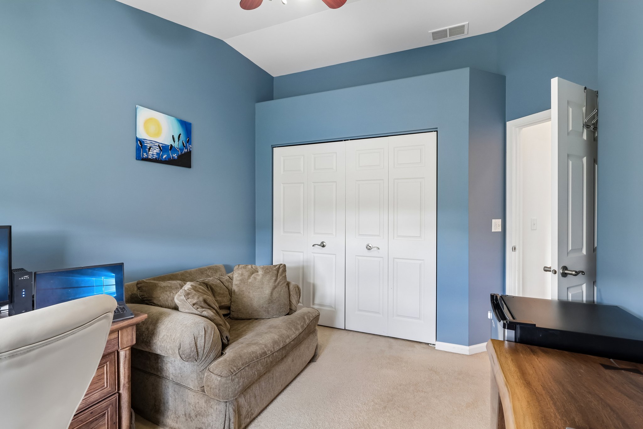 Astor Ln-S1806-025.jpg