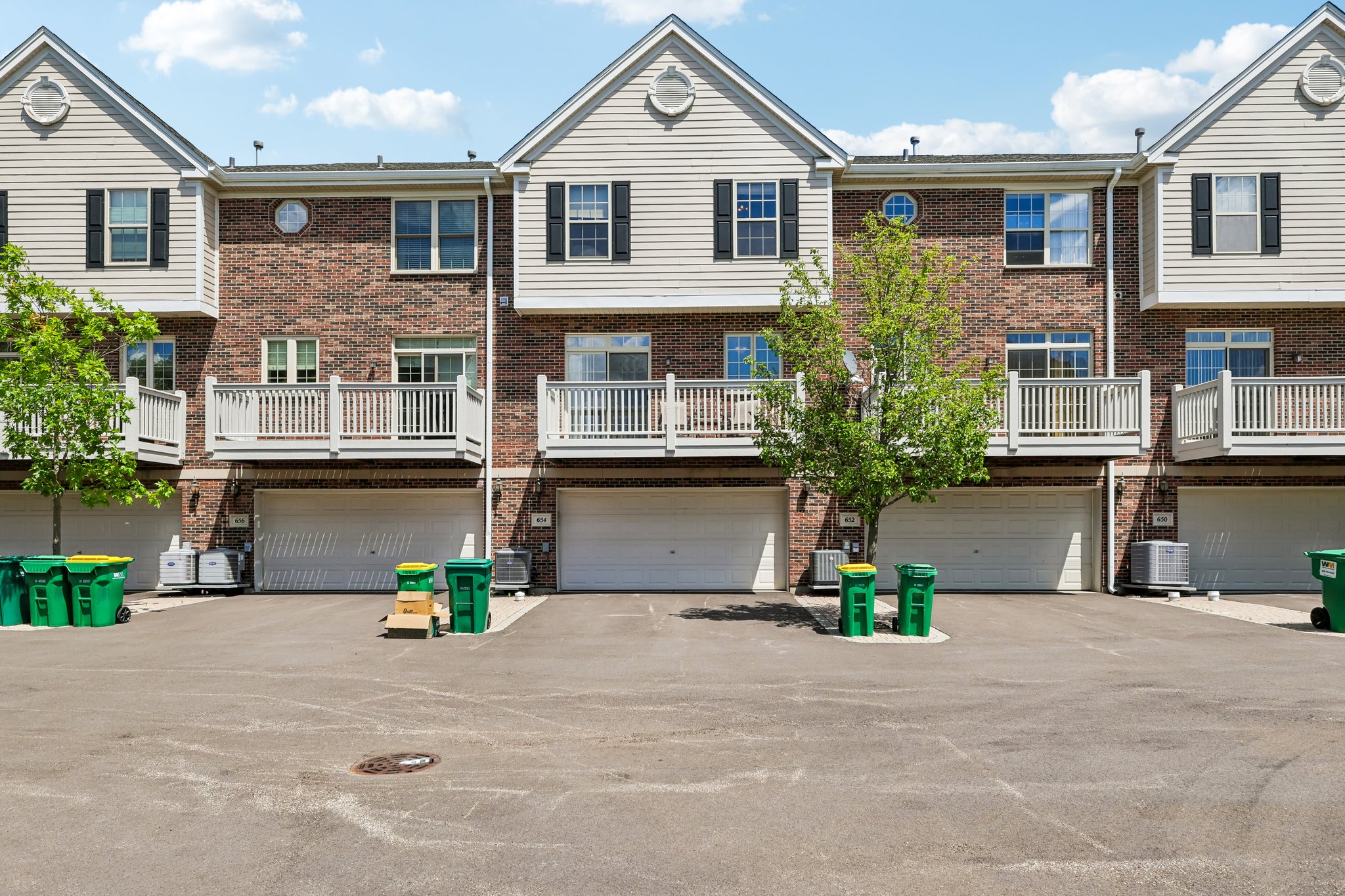 Astor Ln-S1806-036.jpg