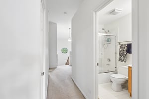 Astor Ln-S1806-022.jpg