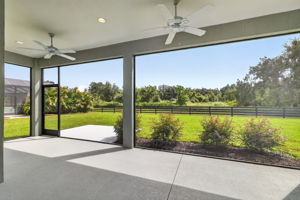 SPACIOUS Lanai with PRIVATE PRESERVE VIEWS
