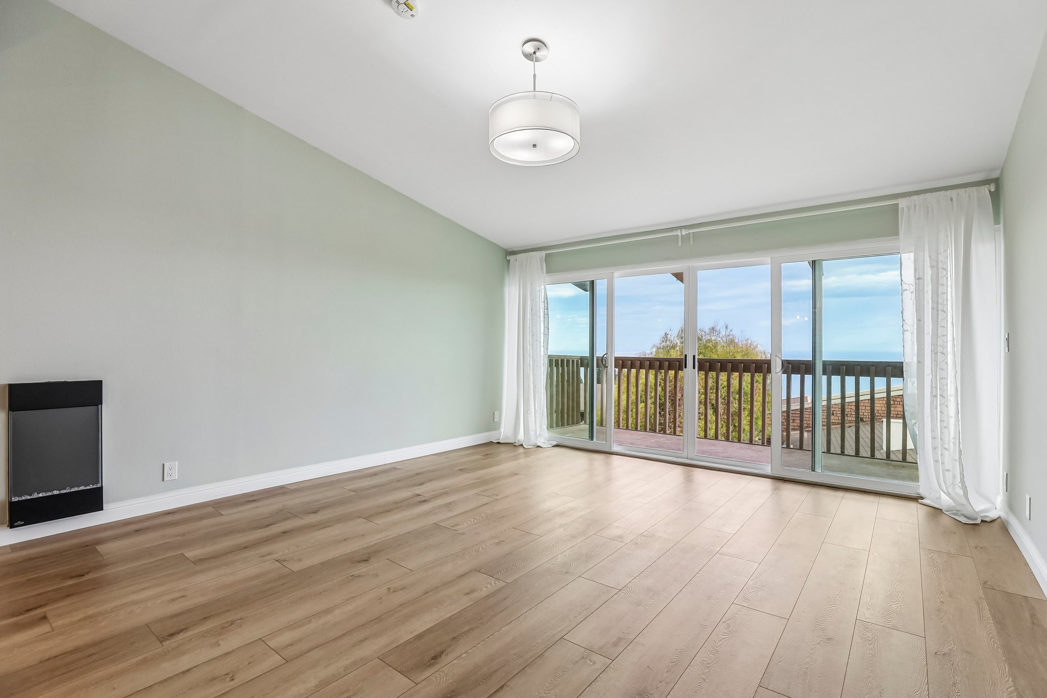 Ocean Crest Dr B306-S0809-002.jpg