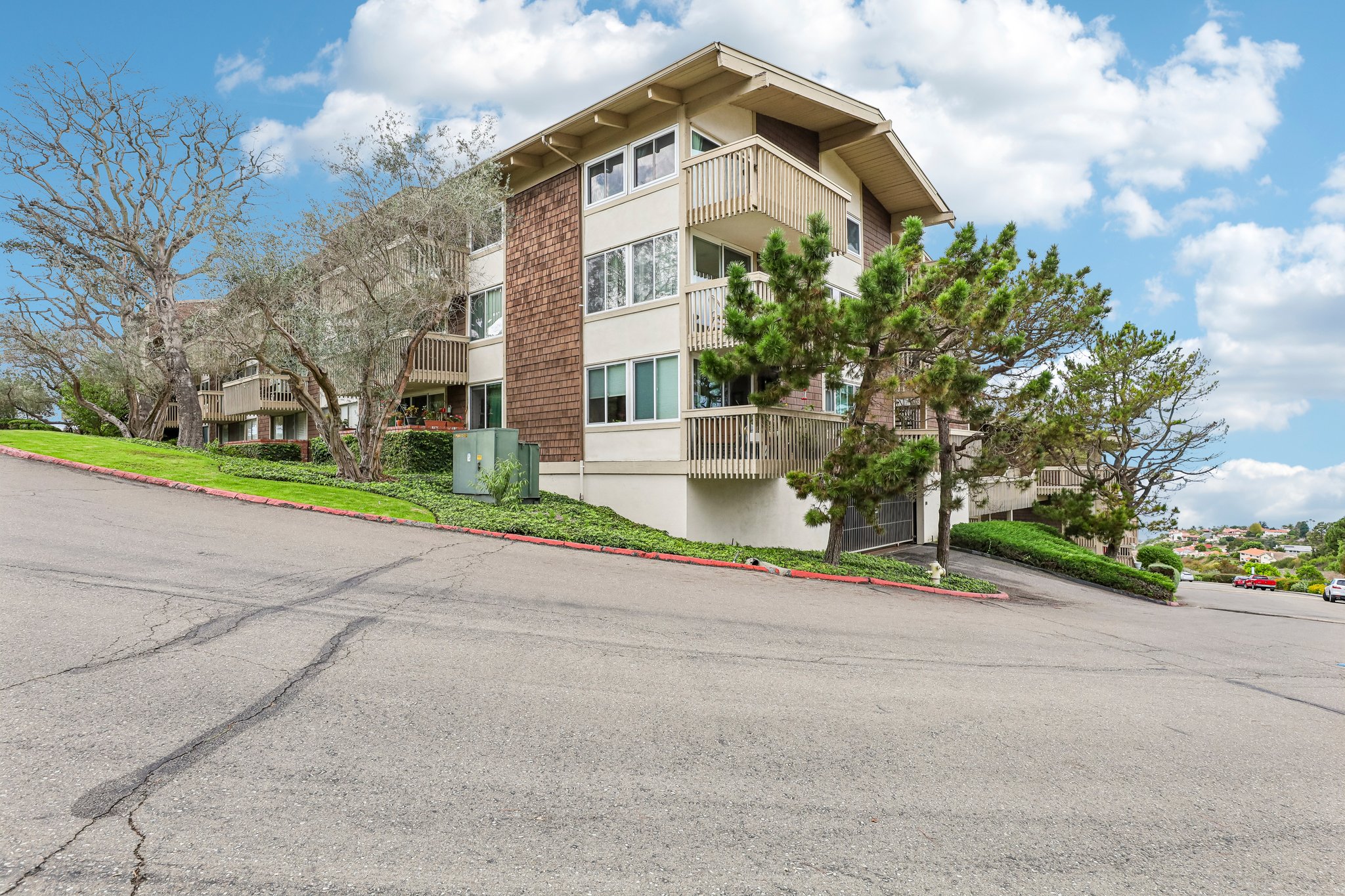 Ocean Crest Dr B306-S0809-025.jpg