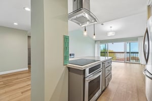 Ocean Crest Dr B306-S0809-009.jpg