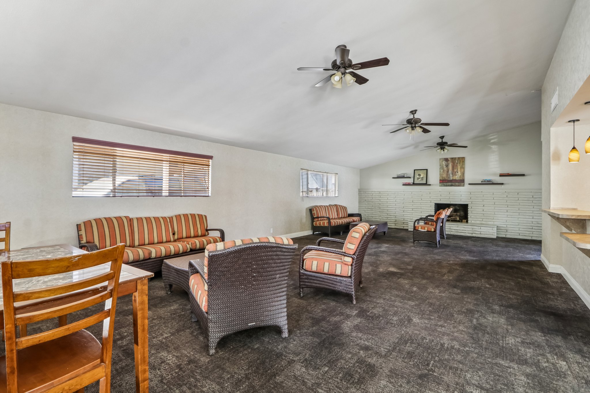 Wilbur Ave 86-1609-901.jpg
