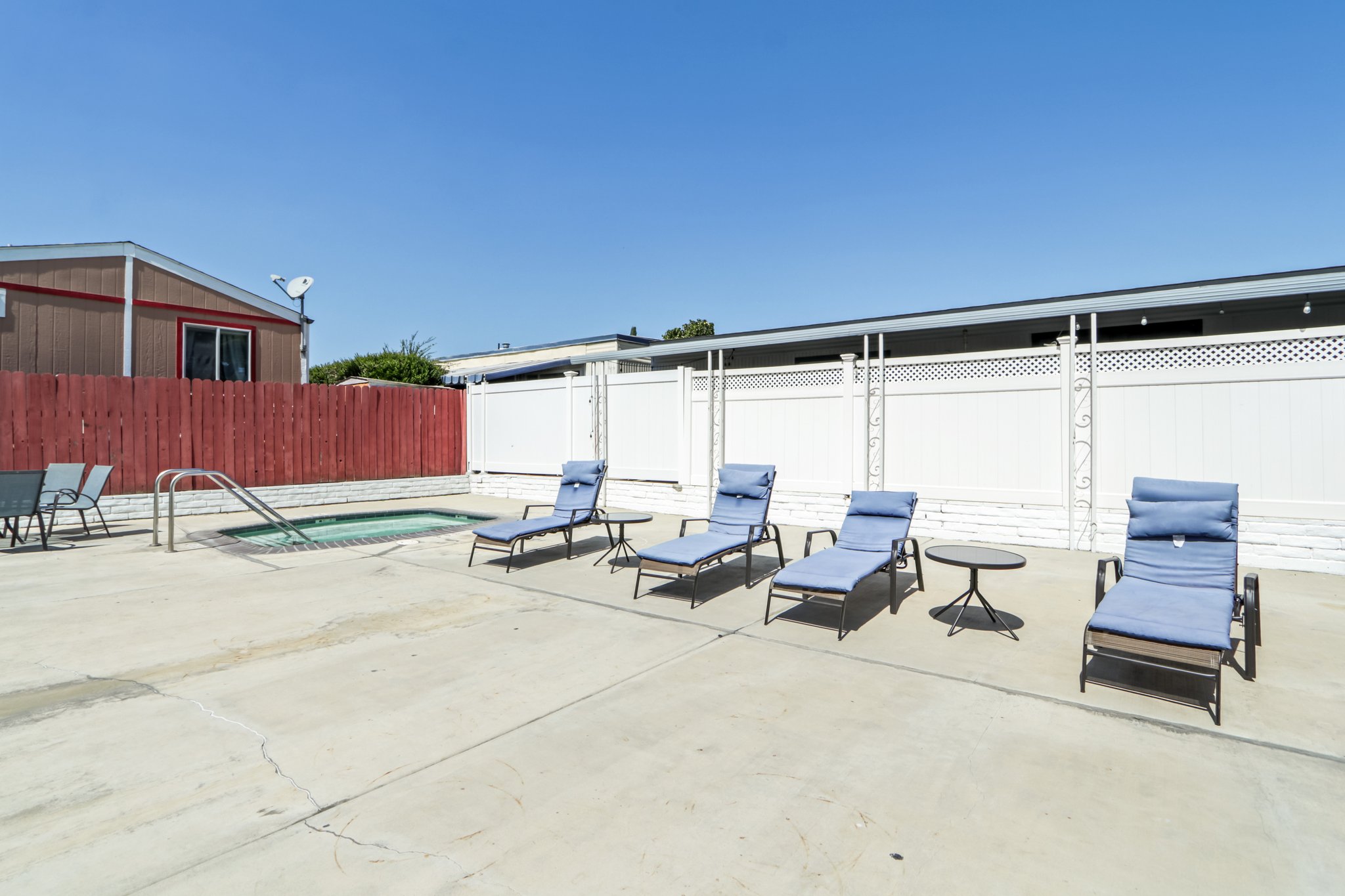 Wilbur Ave 86-1609-908.jpg