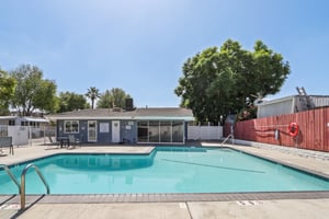 Wilbur Ave 86-1609-910.jpg
