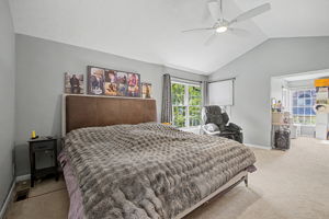  Photo 32