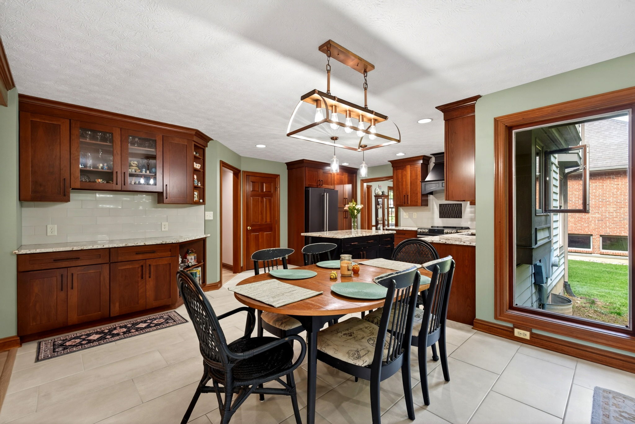  Photo 28