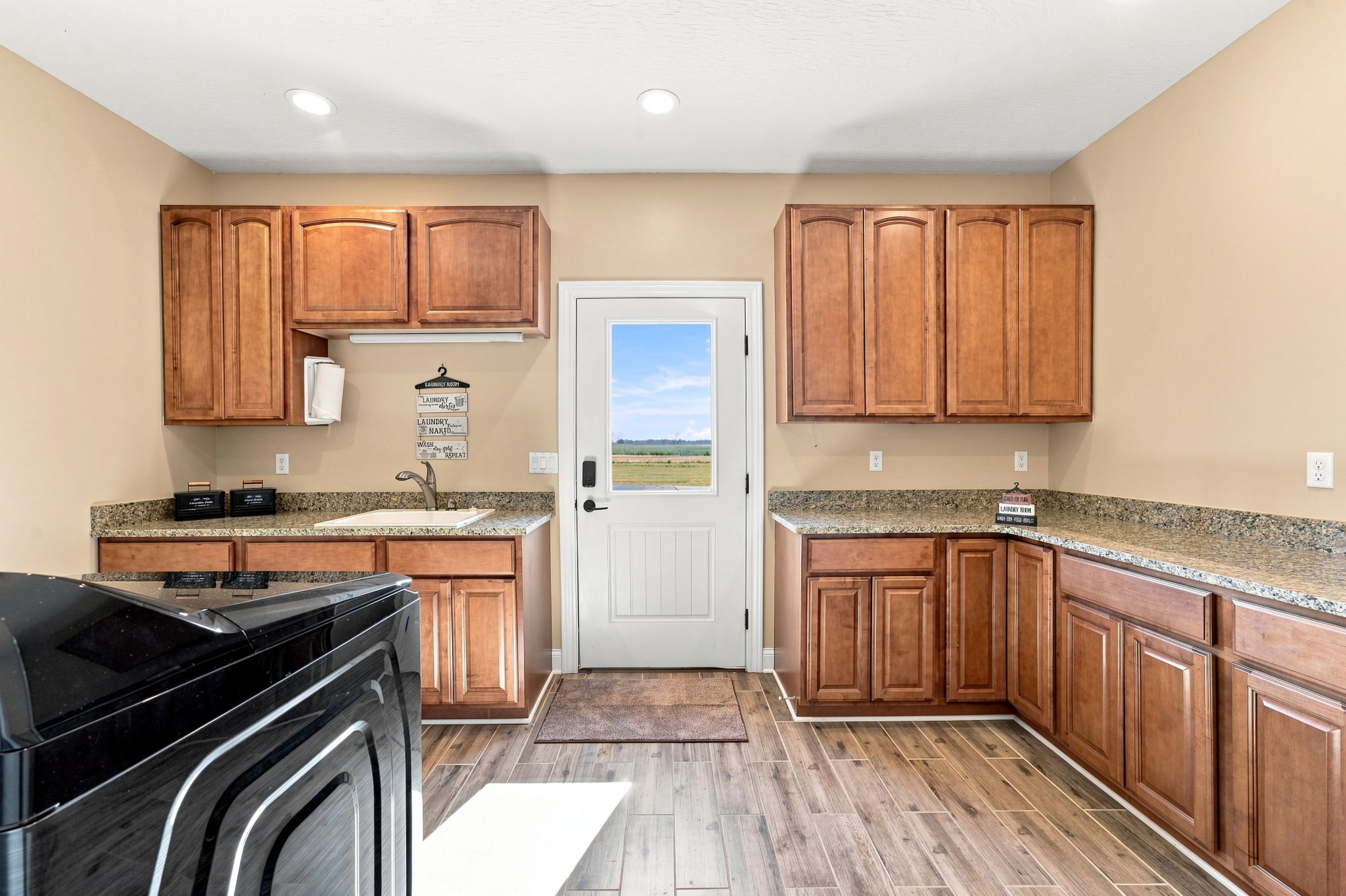  Photo 33