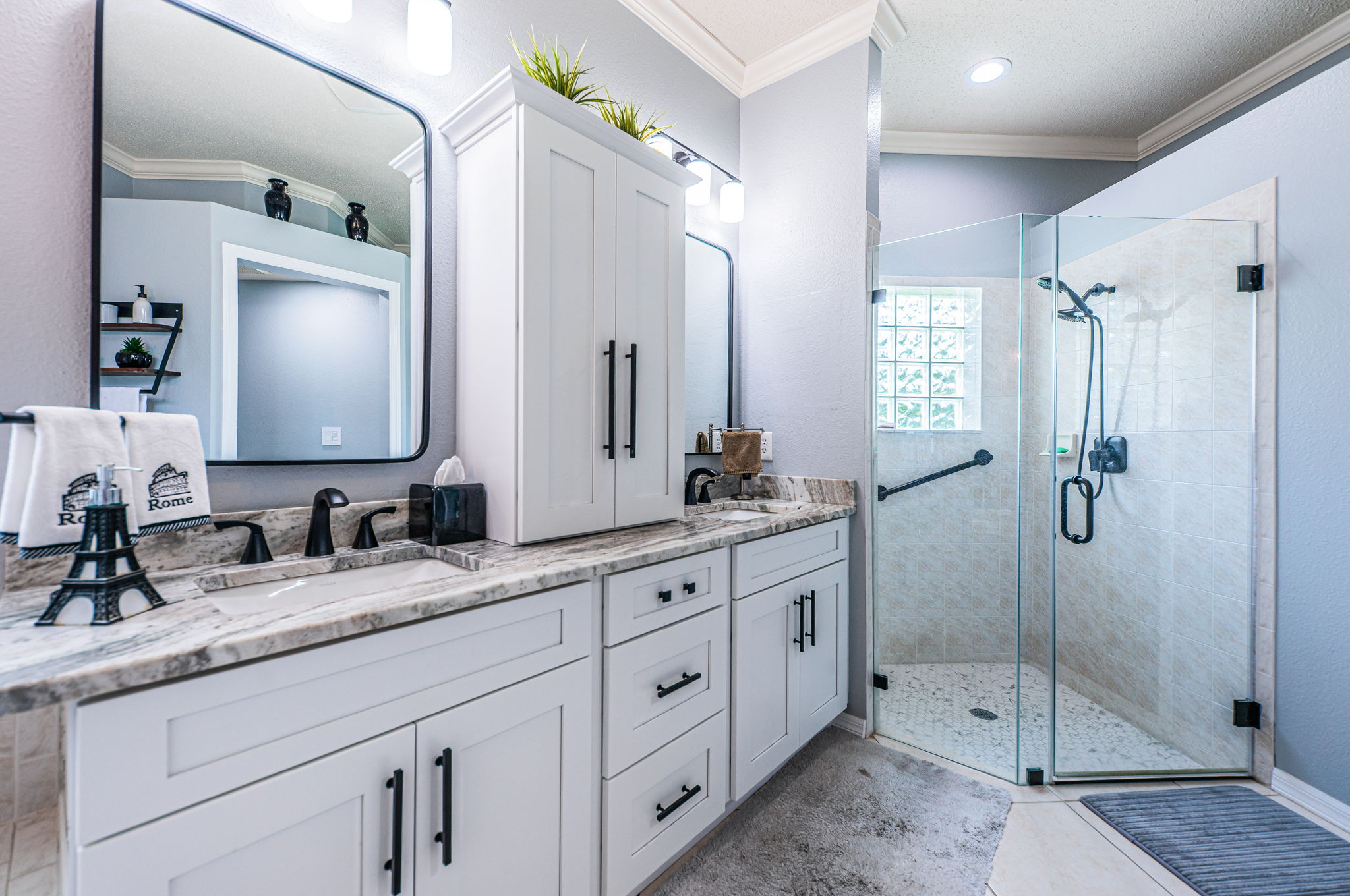 Master Bathroom1c