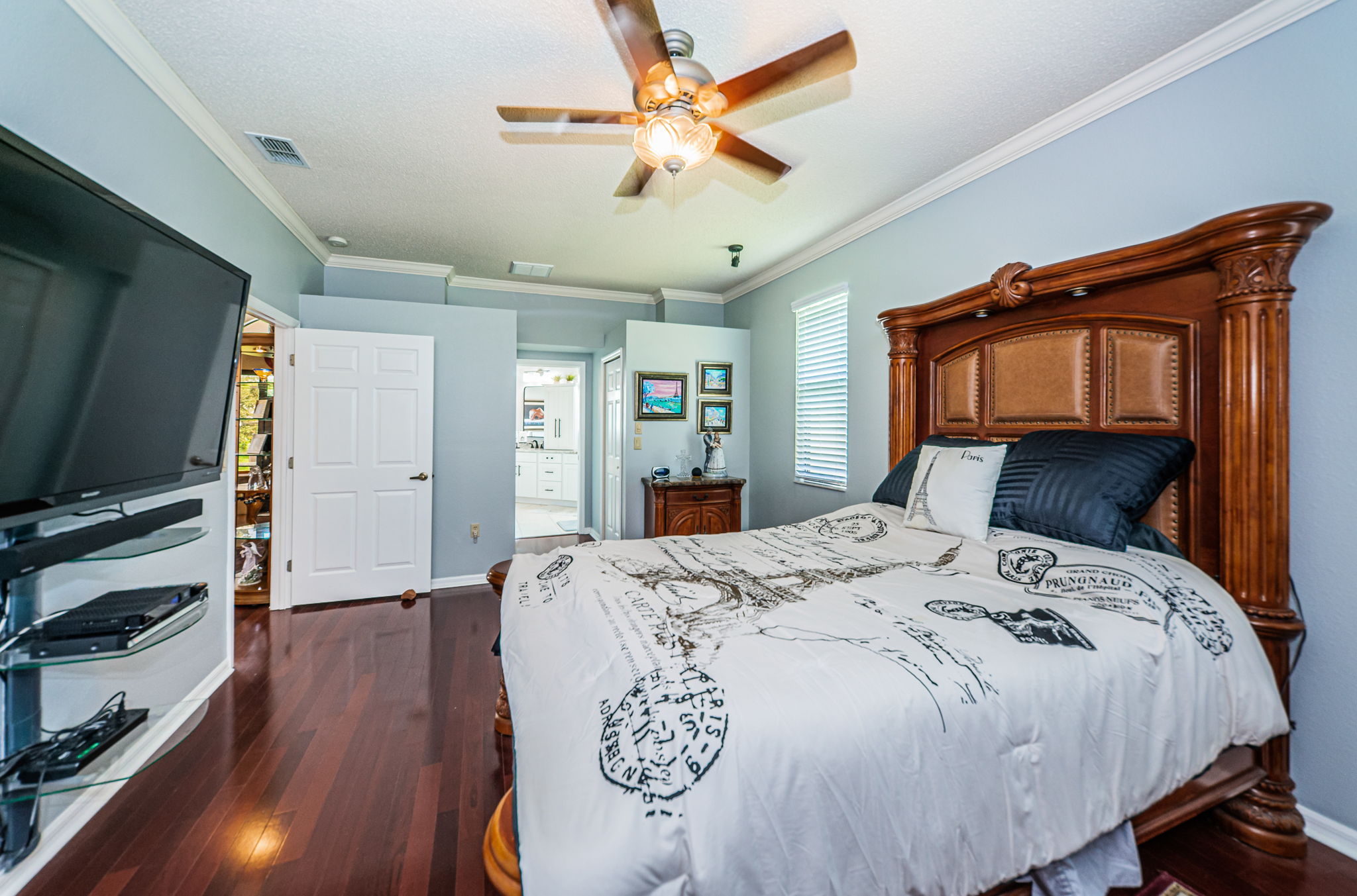 Master Bedroom1b