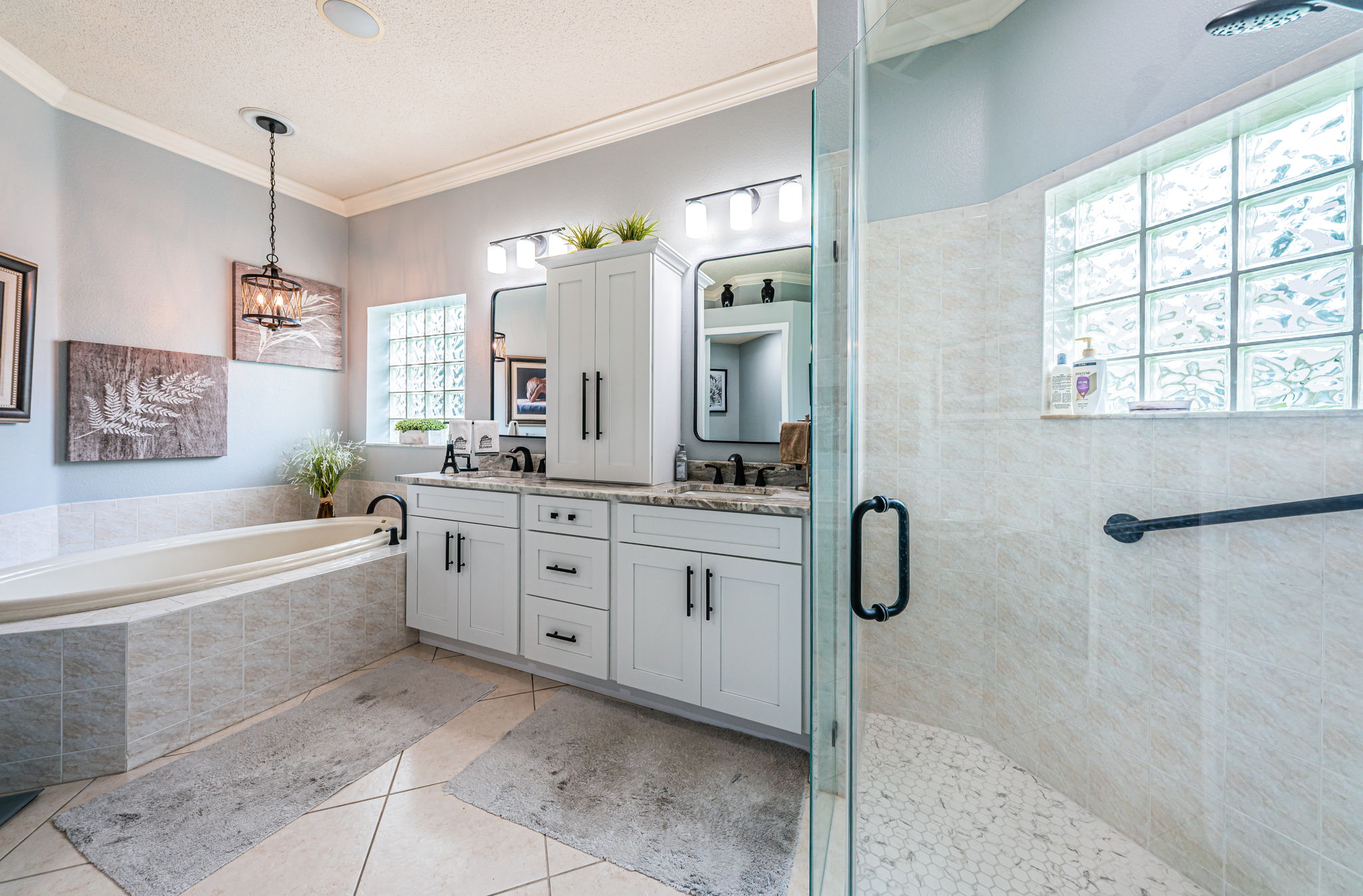 Master Bathroom1a