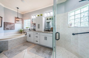 Master Bathroom1a