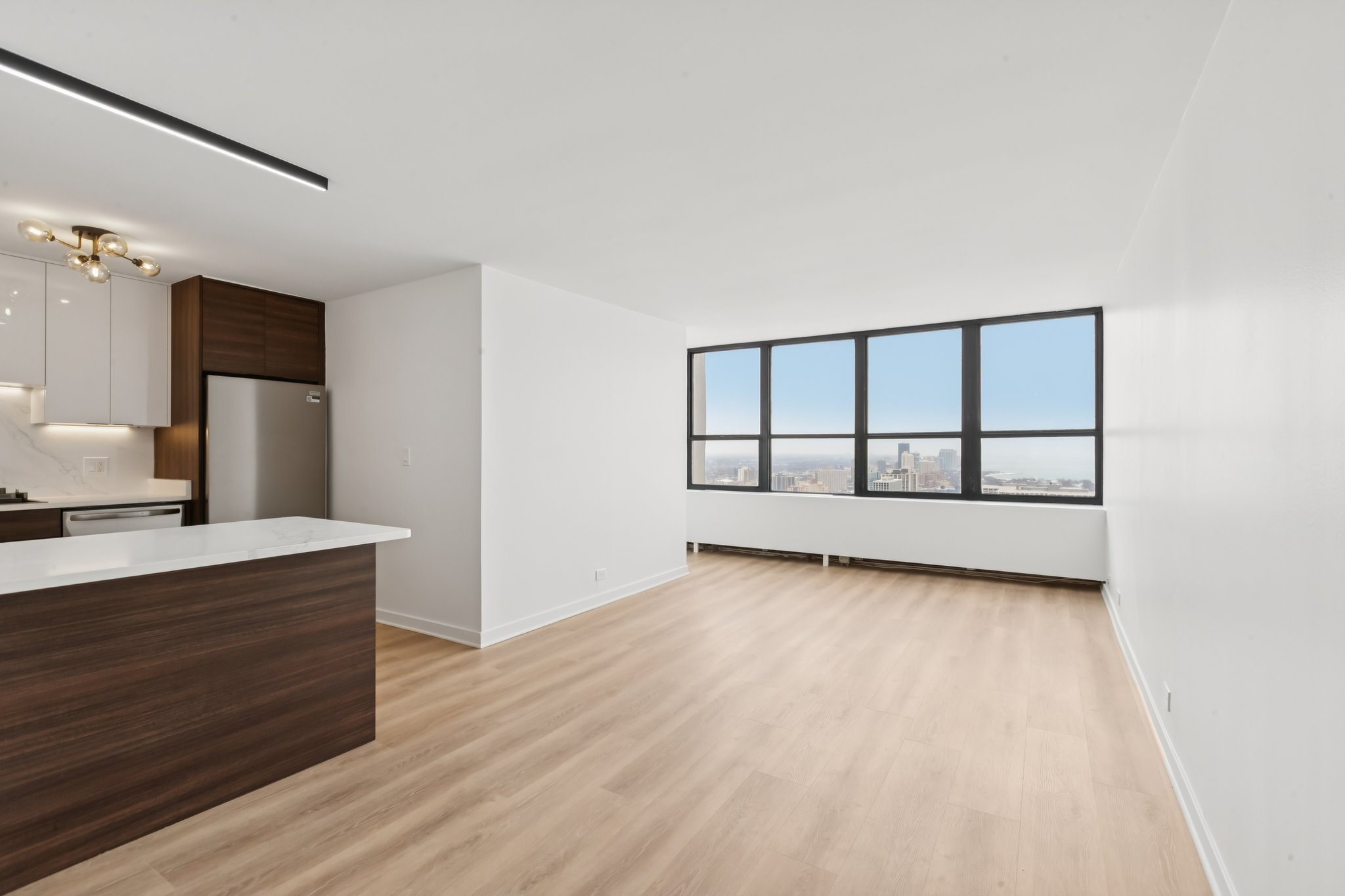 W Irving Park Rd 4212-S0602-007.jpg