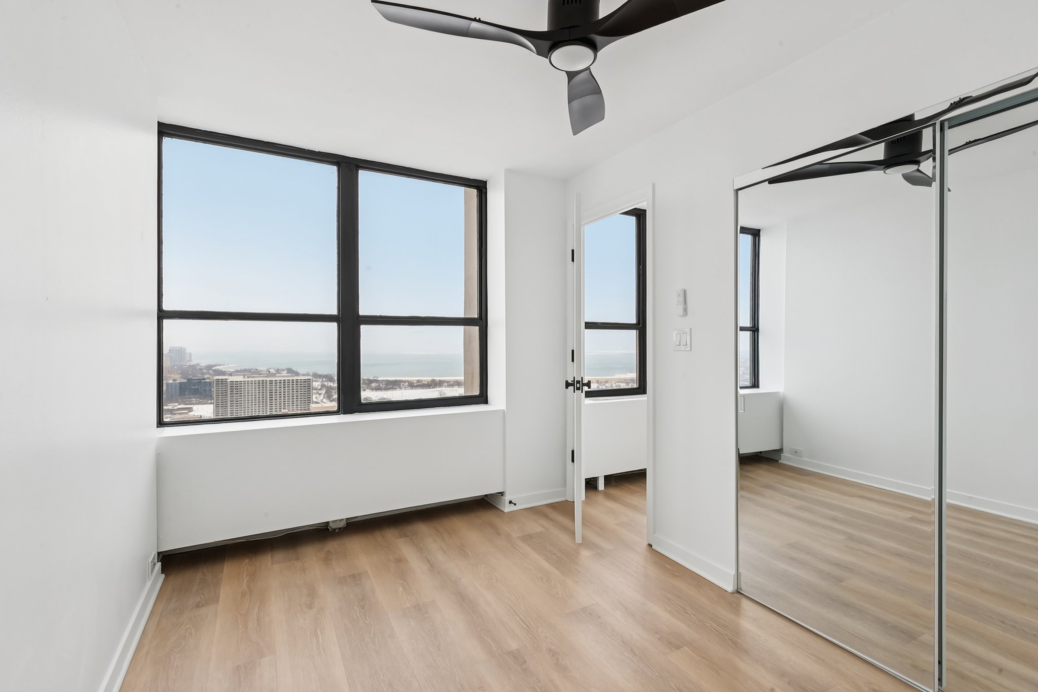 W Irving Park Rd 4212-S0602-019.jpg