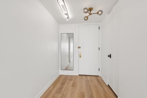 W Irving Park Rd 4212-S0602-005.jpg