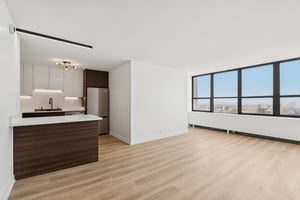 W Irving Park Rd 4212-S0602-008.jpg